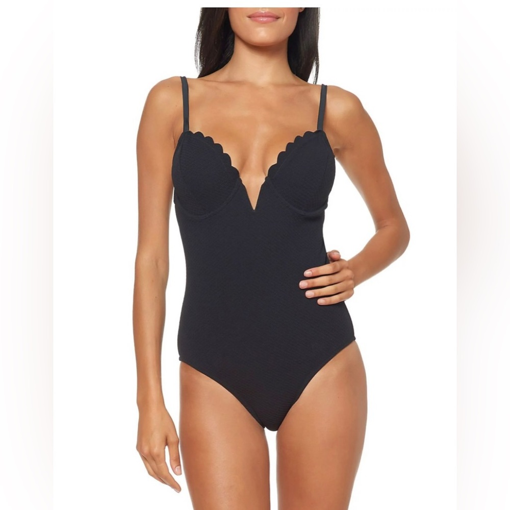 Jessica Simpson One-Piece Scalloped V-Neck Swimsuit Black L